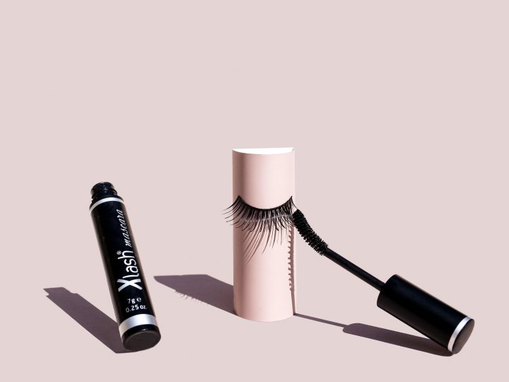 Enhance and Moisturize Your Eyelashes with the Right Eyelash Serum